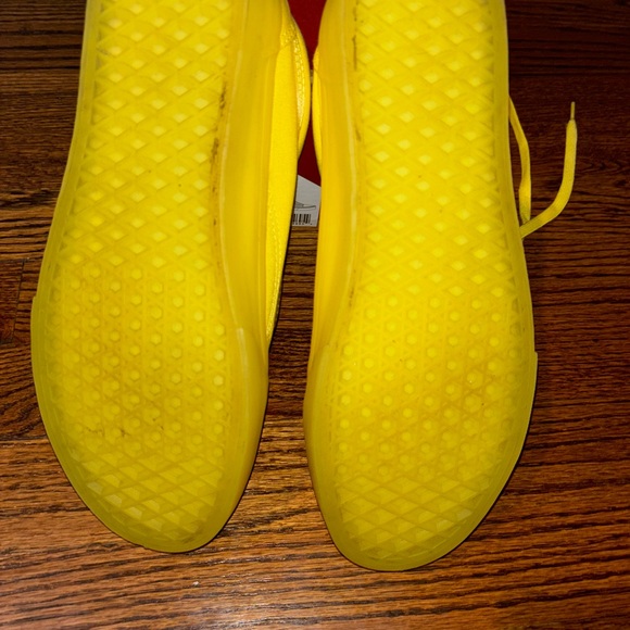 Vans - Picture 2 of 2